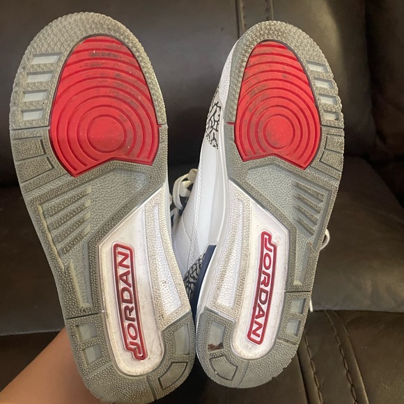 Jordan 3s - Picture 5 of 5